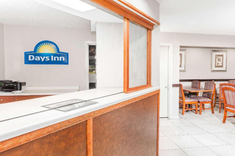 هتل Days Inn By Wyndham Fort Wayne