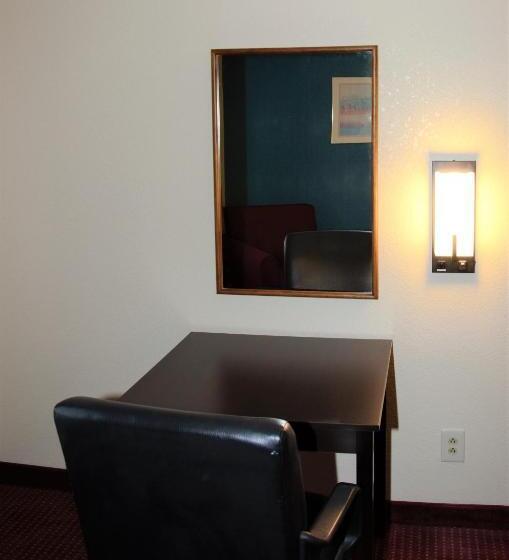 בית מלון כפרי Days Inn By Wyndham Glasgow