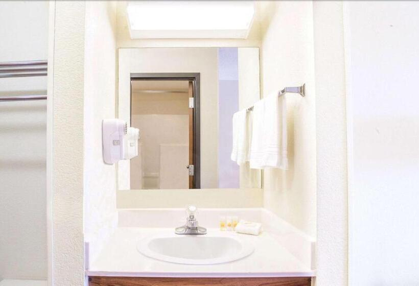 בית מלון כפרי Days Inn By Wyndham Glasgow