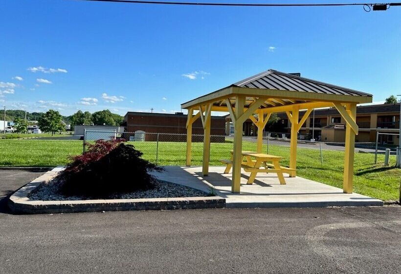 בית מלון כפרי Days Inn By Wyndham Glasgow