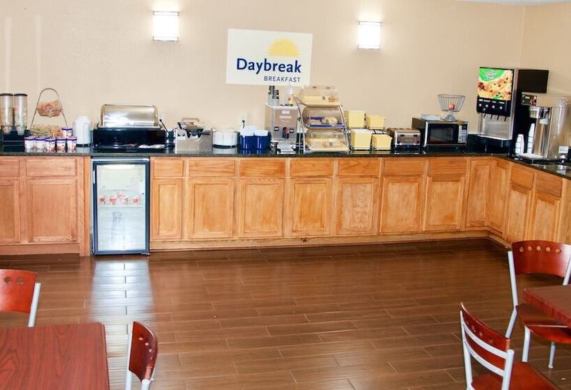 בית מלון כפרי Days Inn By Wyndham Glasgow