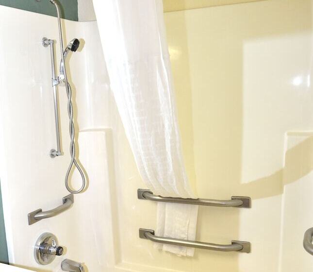 בית מלון כפרי Days Inn By Wyndham Glasgow