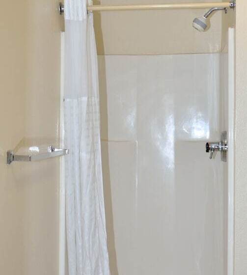 בית מלון כפרי Days Inn By Wyndham Glasgow