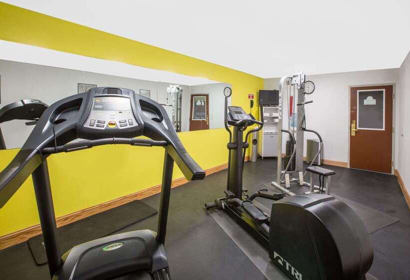 호텔 Days Inn By Wyndham Grand Island