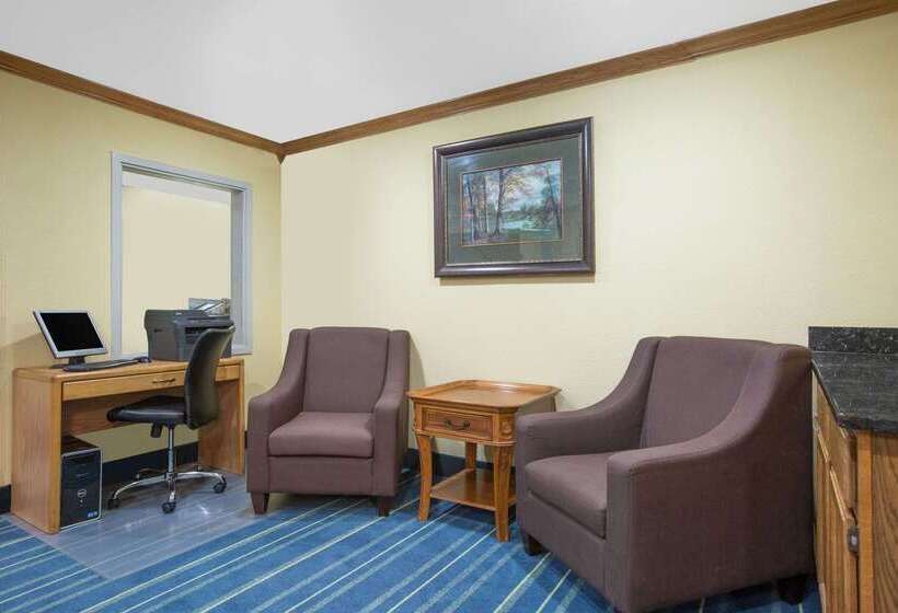 호텔 Days Inn By Wyndham Grand Island