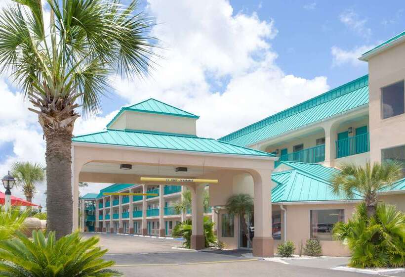 Отель Days Inn By Wyndham Gulfport