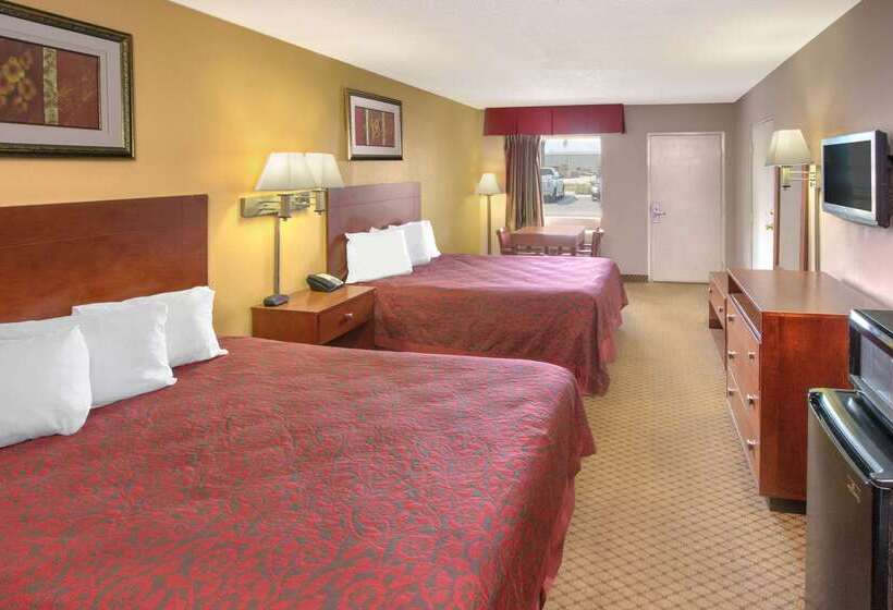 Отель Days Inn By Wyndham Gulfport