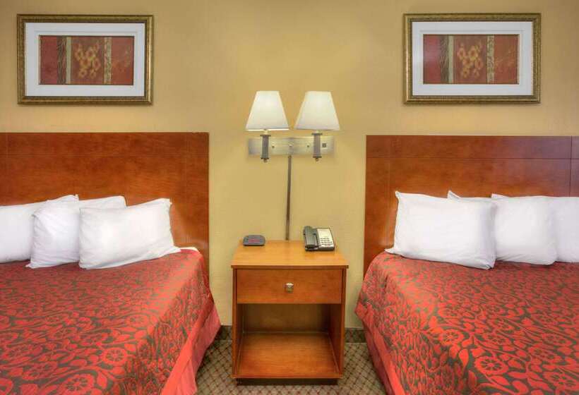 Отель Days Inn By Wyndham Gulfport