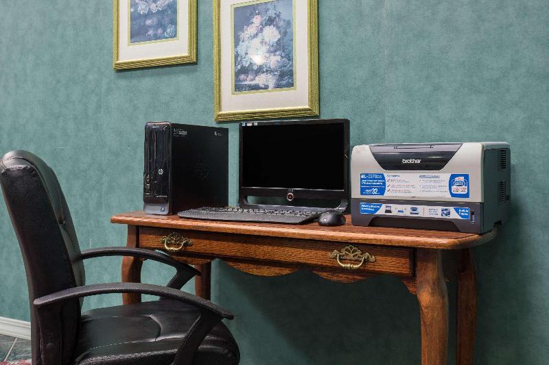 هتل Days Inn By Wyndham Harrison