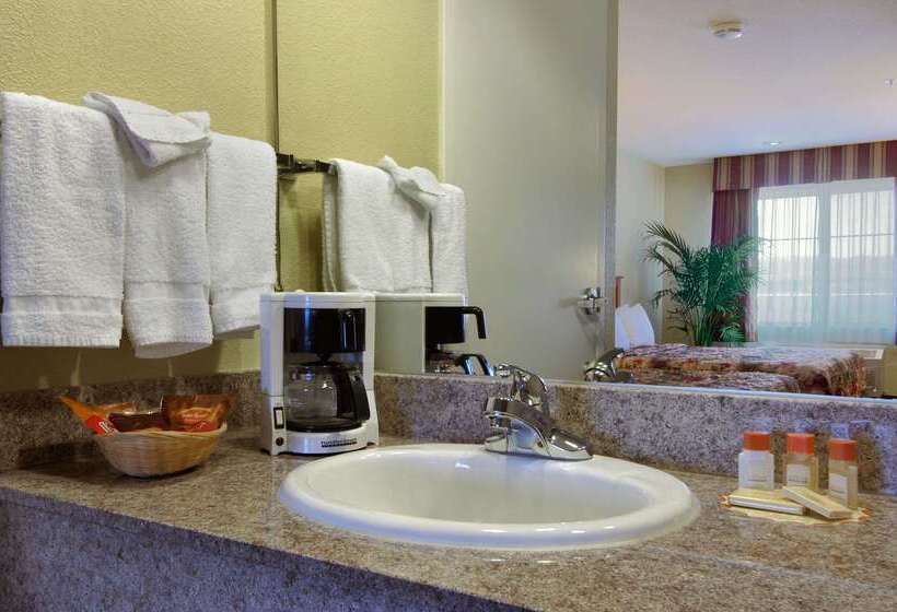 فندق Days Inn By Wyndham Hayward Airport