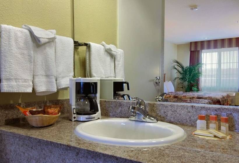 فندق Days Inn By Wyndham Hayward Airport