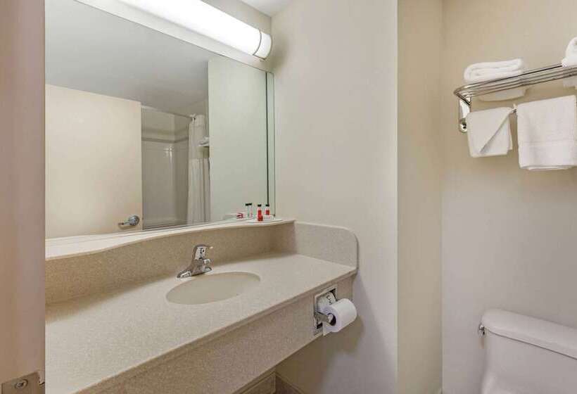 酒店 Econo Lodge Woodbridge