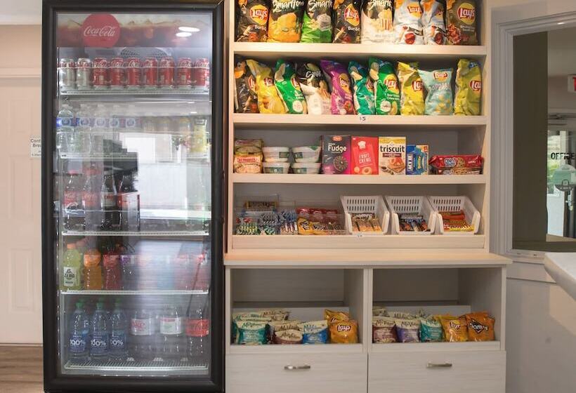 酒店 Days Inn By Wyndham Kelowna