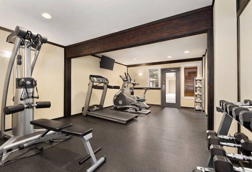 酒店 Days Inn By Wyndham Kelowna