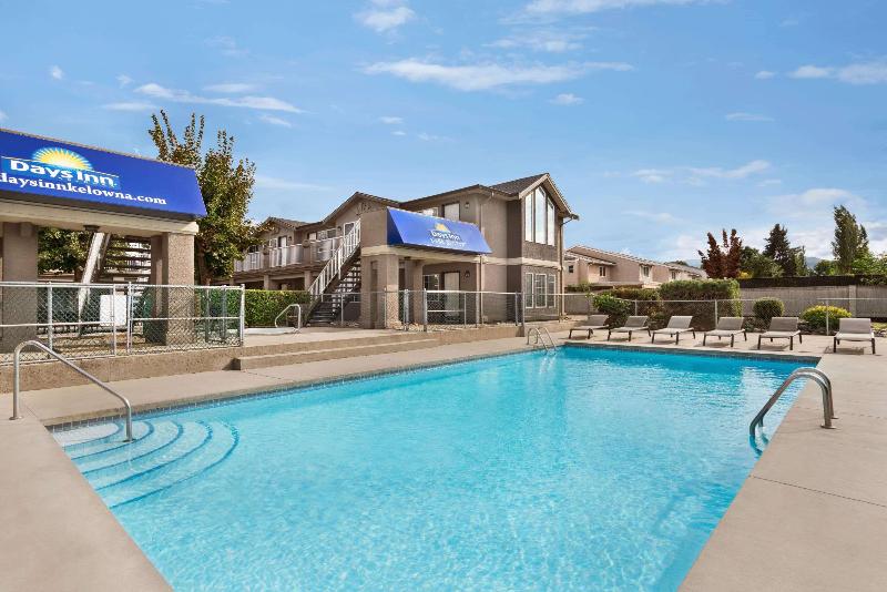 Отель Days Inn By Wyndham Kelowna