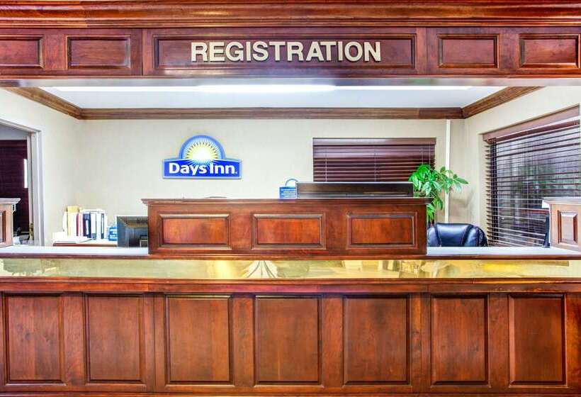 호텔 Days Inn By Wyndham Kennesaw