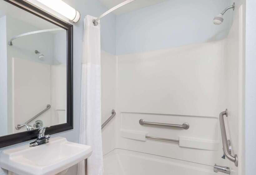 Отель Days Inn By Wyndham Las Vegas