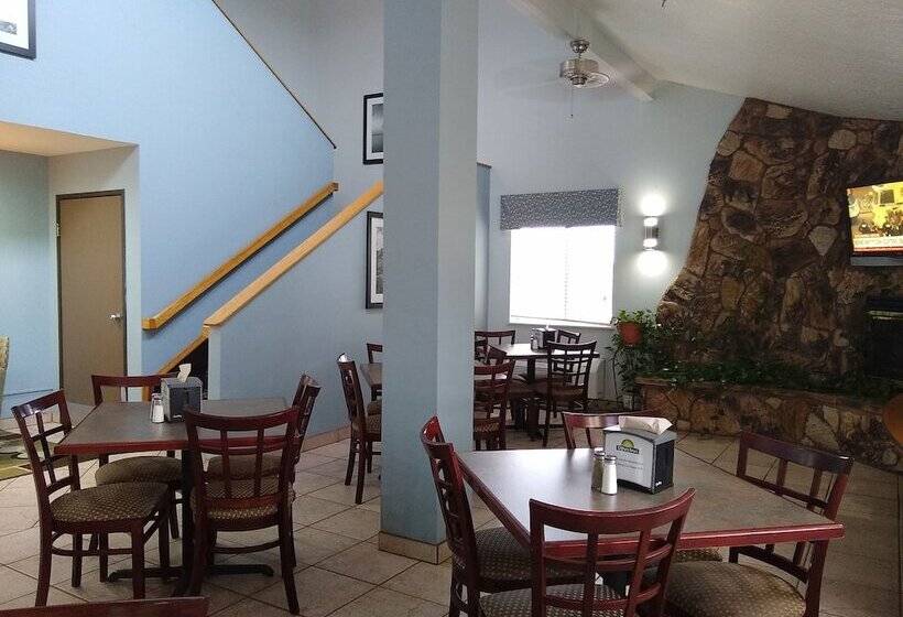 בית מלון כפרי Days Inn By Wyndham Las Vegas