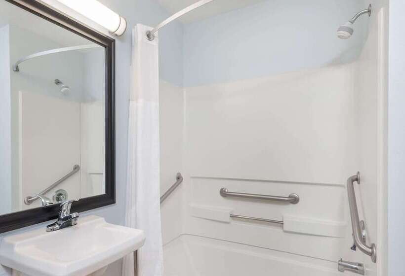 בית מלון כפרי Days Inn By Wyndham Las Vegas