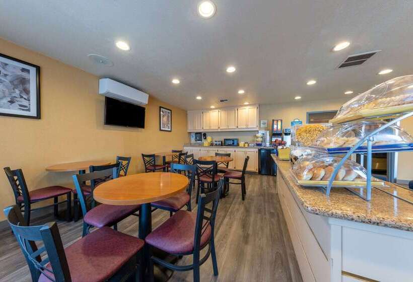 فندق Days Inn By Wyndham Lathrop