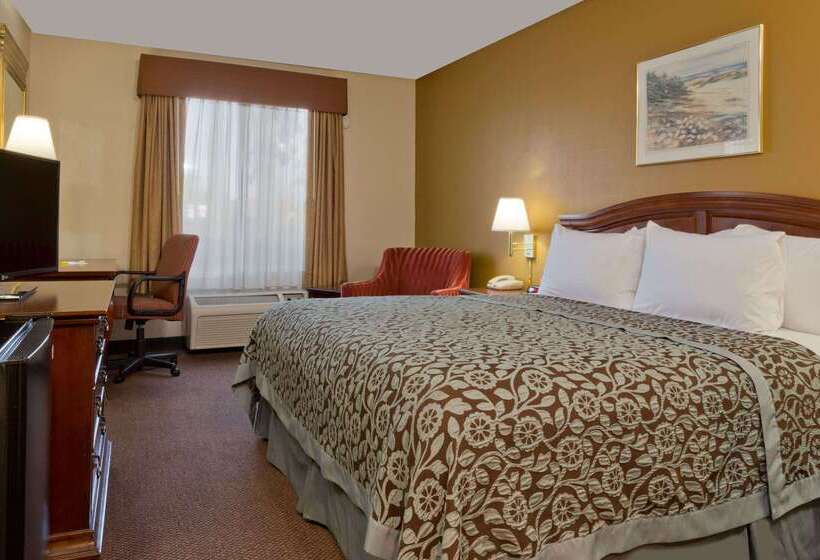 فندق Days Inn By Wyndham Lathrop