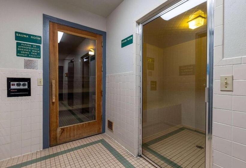 فندق Days Inn By Wyndham Lathrop