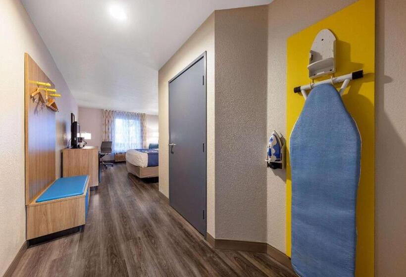 فندق Days Inn By Wyndham Lathrop