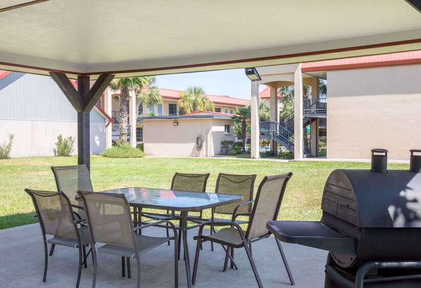 בית מלון כפרי Days Inn By Wyndham Leesville