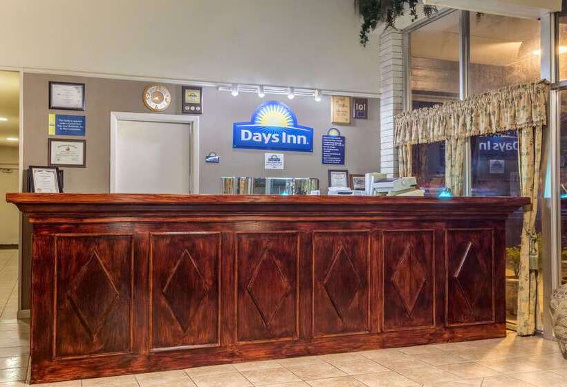 בית מלון כפרי Days Inn By Wyndham Leesville