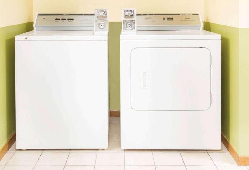 فندق Days Inn By Wyndham Lexington Ne