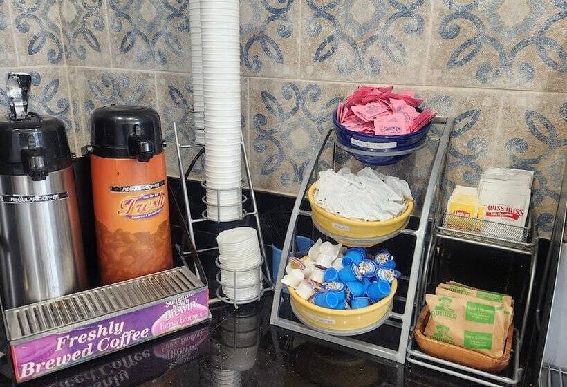 酒店 Days Inn By Wyndham Los Lunas