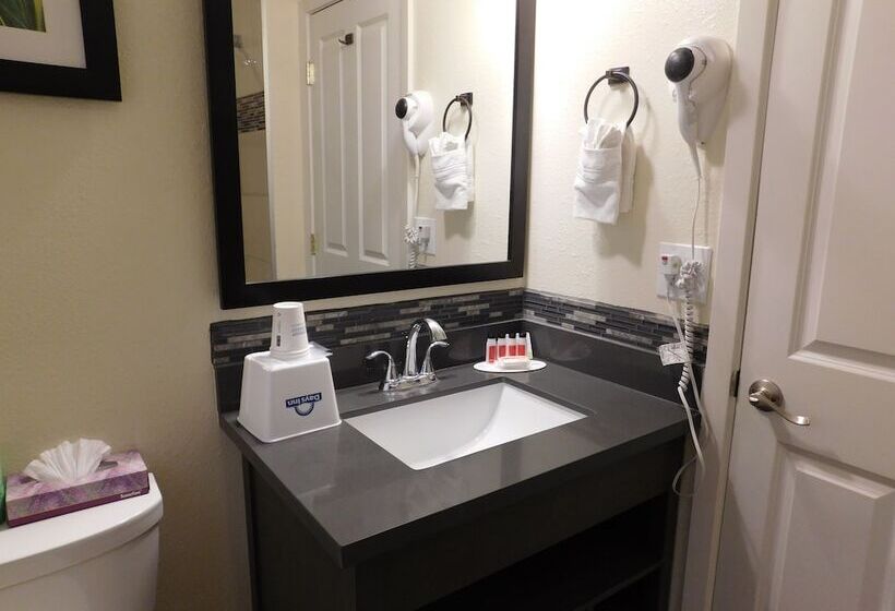 فندق Days Inn By Wyndham Montereyfisherman S Wharf Aquarium