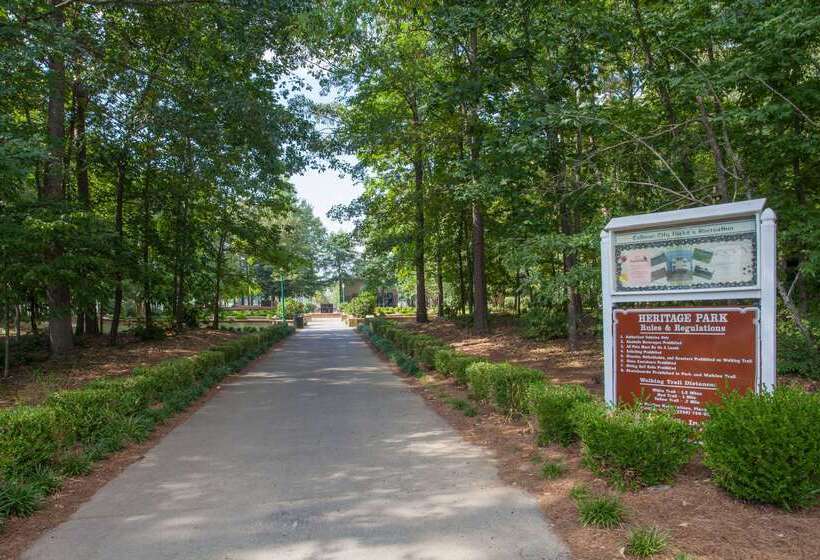 فندق Days Inn By Wyndham Moulton