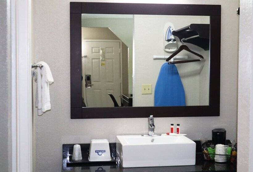 فندق Days Inn By Wyndham Moulton