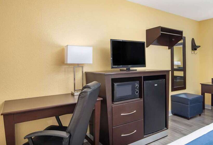 בית מלון כפרי Days Inn By Wyndham Muscle Shoals