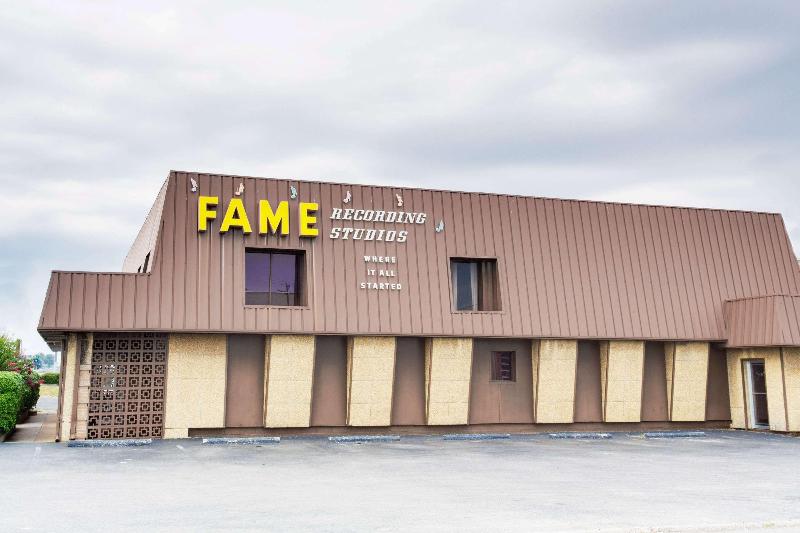 בית מלון כפרי Days Inn By Wyndham Muscle Shoals