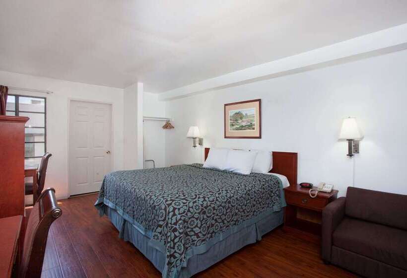 בית מלון כפרי Days Inn By Wyndham Orange Anaheim