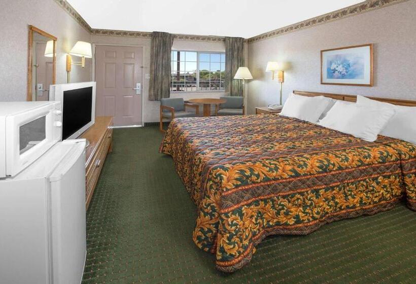 هتل Days Inn By Wyndham Oroville