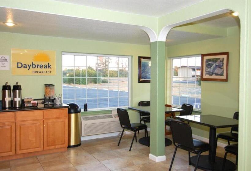 هتل Days Inn By Wyndham Oroville