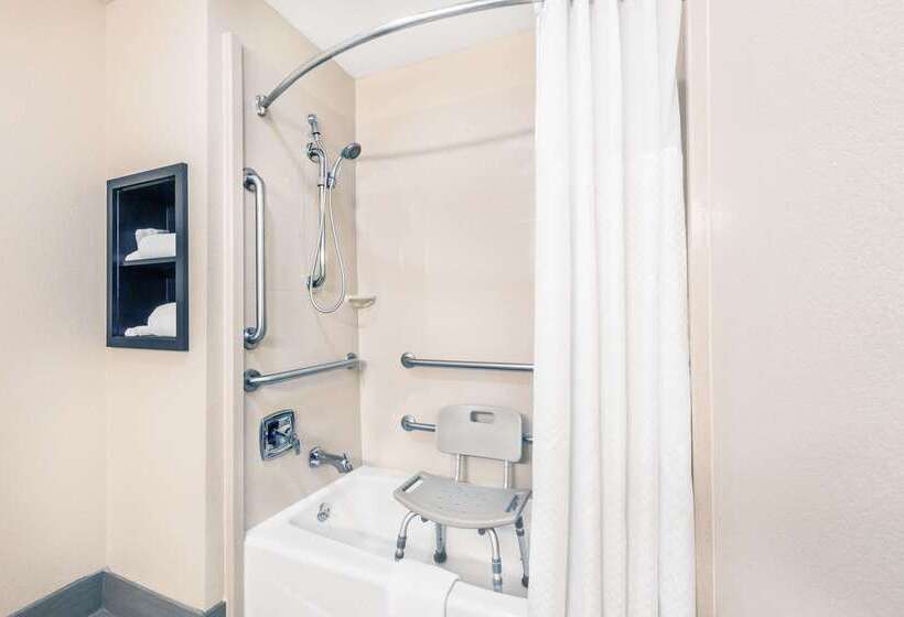 فندق Days Inn By Wyndham Rayville