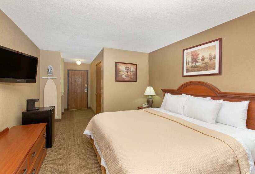 Отель Days Inn By Wyndham Salina I70