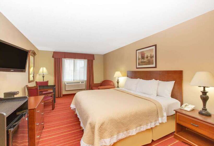 Отель Days Inn By Wyndham Salina I70