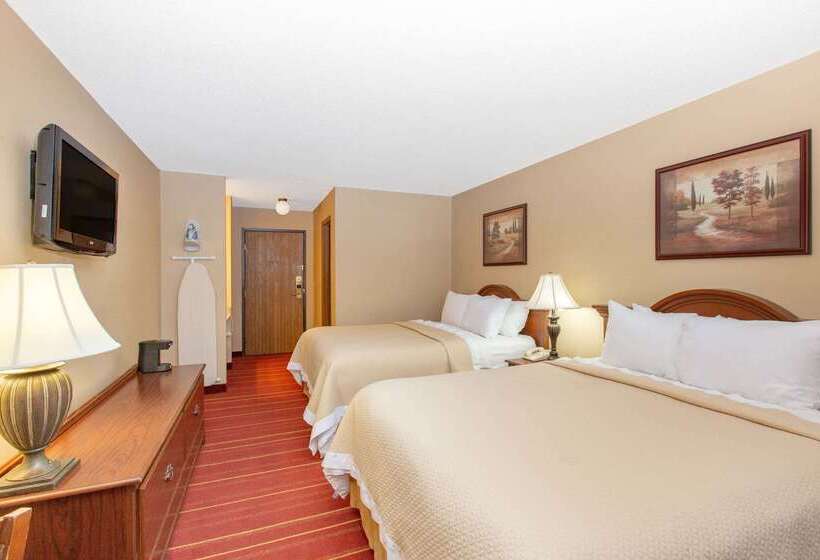 Отель Days Inn By Wyndham Salina I70