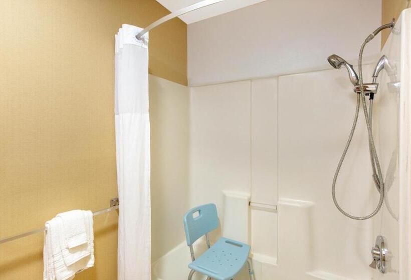 Отель Days Inn By Wyndham Salina I70