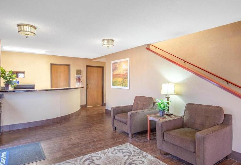 Отель Days Inn By Wyndham Salina I70