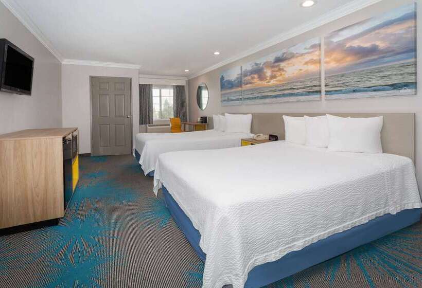 Отель Days Inn By Wyndham Santa Monica