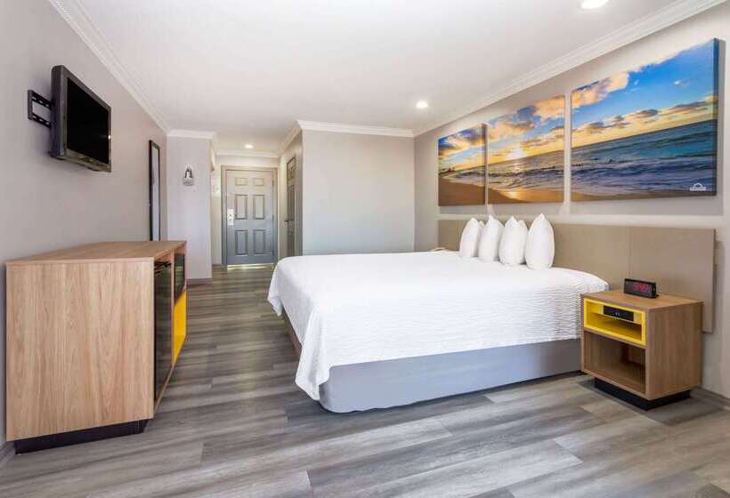 ホテル Days Inn By Wyndham Santa Monica