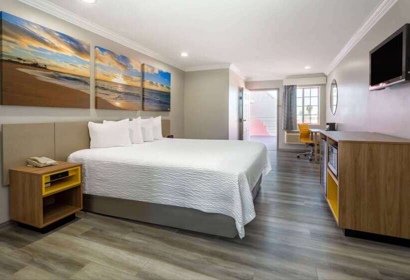 ホテル Days Inn By Wyndham Santa Monica