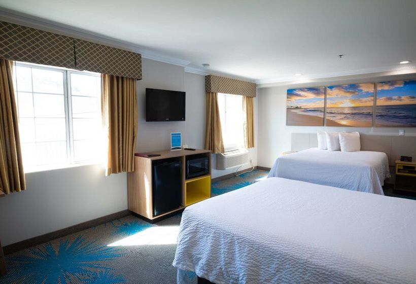 Отель Days Inn By Wyndham Santa Monica