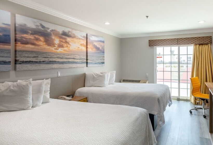 Отель Days Inn By Wyndham Santa Monica